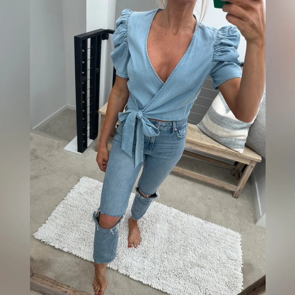 Bar III Light Wash Denim Puff Sleeve Wrap Crop Top | NWT Size Small - Picture 4 of 14